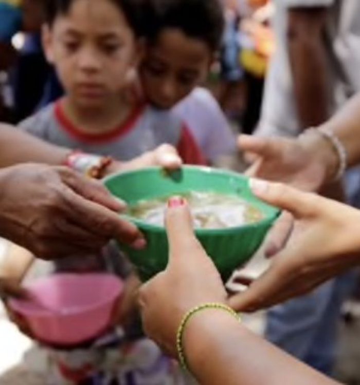 Bagi-bagi Nasi Kotak Hasil Donasi Jumat Berkah